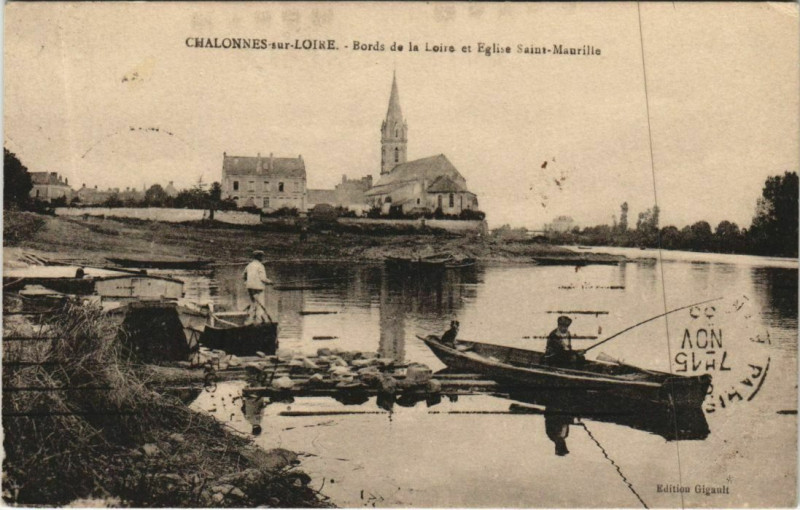 Carte postale ancienne Chalonnes-sur-Loire Bords de la Loire et Eglise Saint-Maurille à Chalonnes-sur-Loire