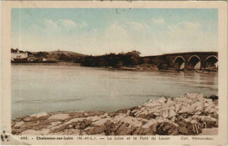 Carte postale ancienne Chalonnes-sur-Loire La Loire et le Pont du Layon à Chalonnes-sur-Loire