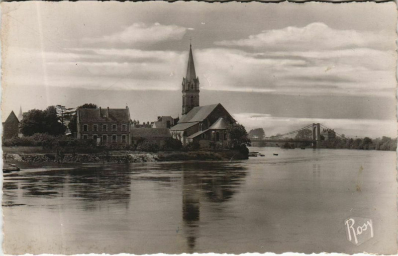 Carte postale ancienne Chalonnes-sur-Loire Saint-Maurille et le Pont à Chalonnes-sur-Loire