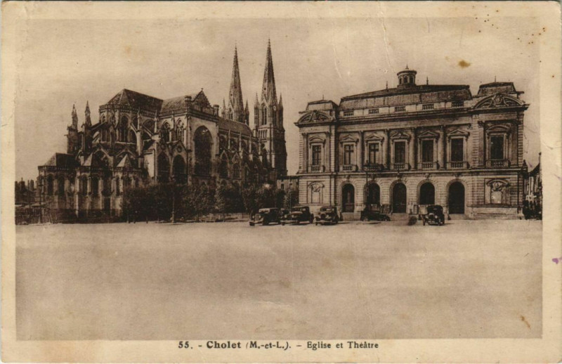 Carte postale ancienne Cholet Eglise et Theatre à Cholet