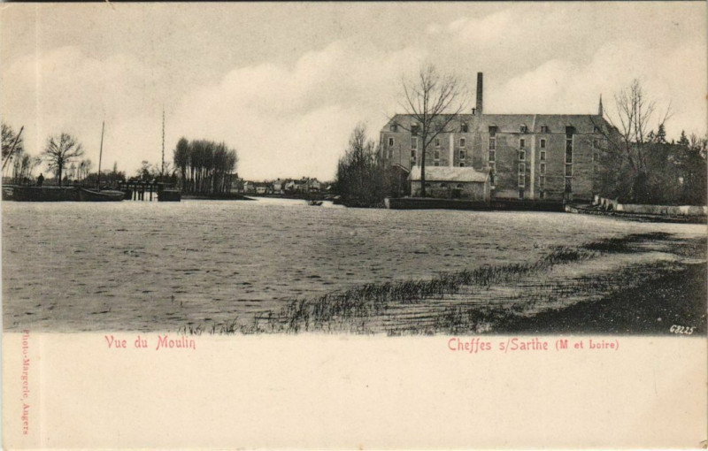 Carte postale ancienne Cheffes-sur-Sarthe Vue du Moulin à Cheffes