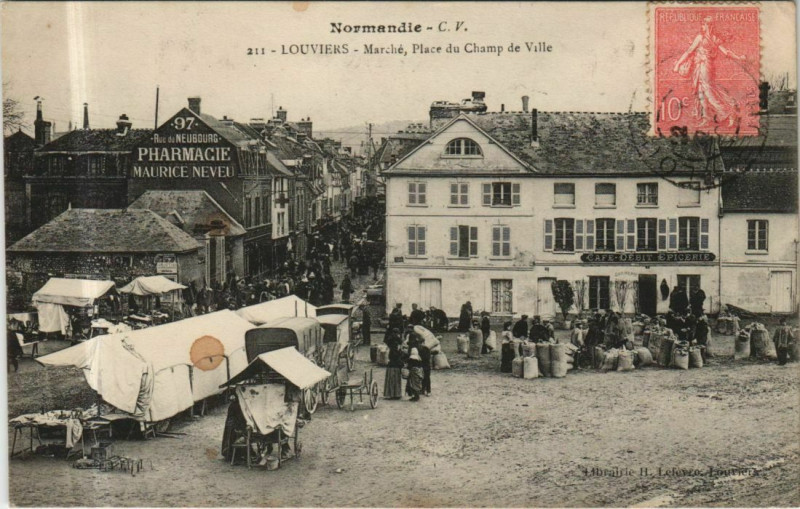 Carte postale ancienne Louviers Marche - Place du Champ de Ville à Louviers