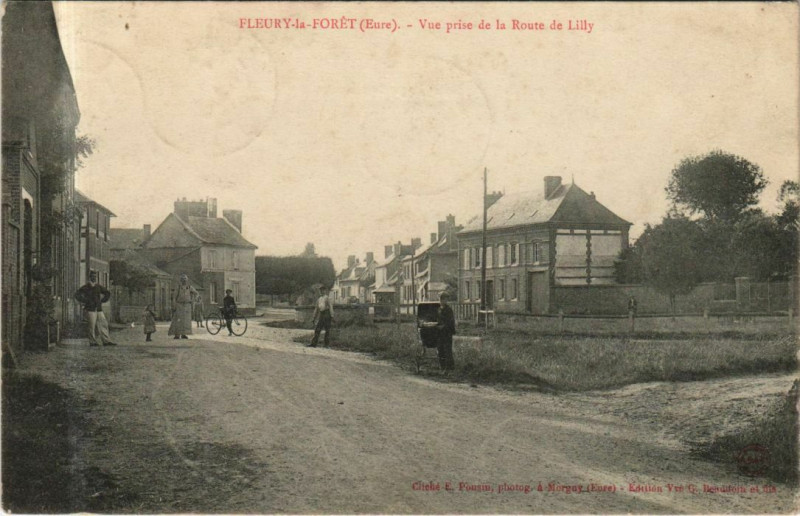 Carte postale ancienne Fleury-la-Foret Vue prise de la Route de Lilly à Lilly