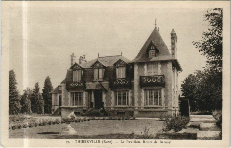 Carte postale ancienne Thiberville Le Pavillon - Route de Bernay à Bernay