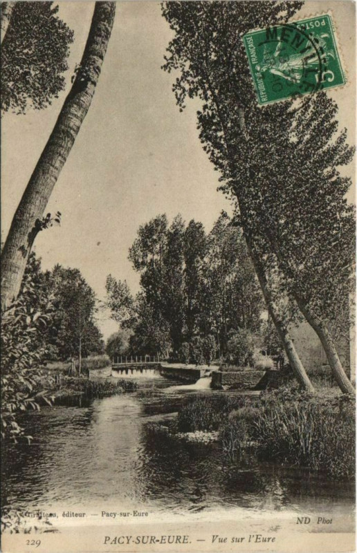 Carte postale ancienne Pacy-sur-Eure Vue sur l'Eure à Pacy-sur-Eure