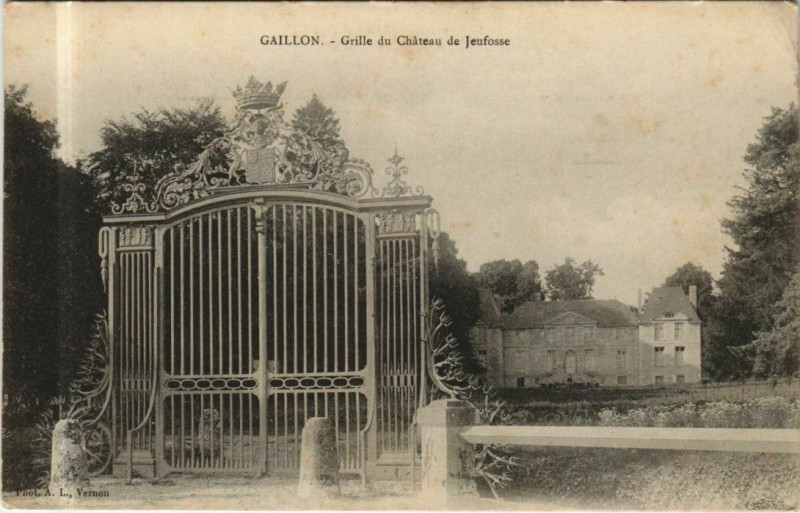Carte postale ancienne Gaillon Grille du Chateau de Jeufosse à Gaillon