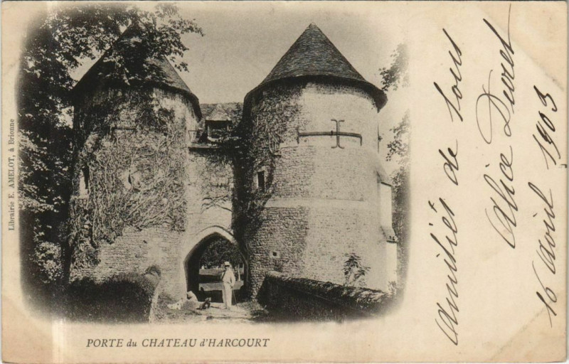 Carte postale ancienne Harcourt Porte du Chateau d'Harcourt à Harcourt
