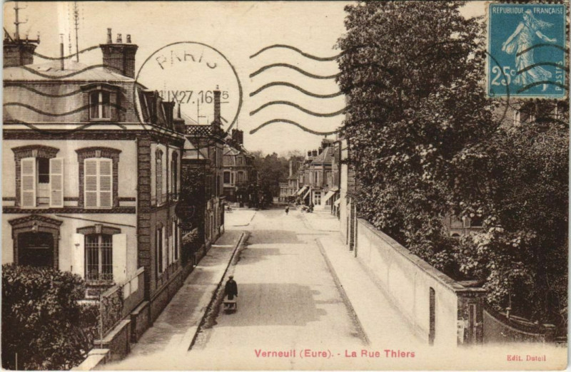 Carte postale ancienne Verneuil-sur-Avre La Rue Thiers