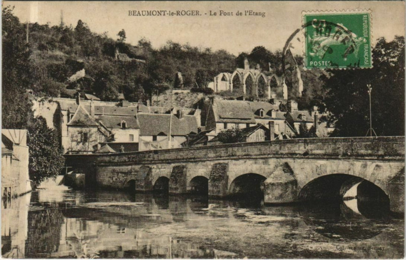 Carte postale ancienne Beaumont-le-Roger Le Pont de l'Etang à Beaumont-le-Roger