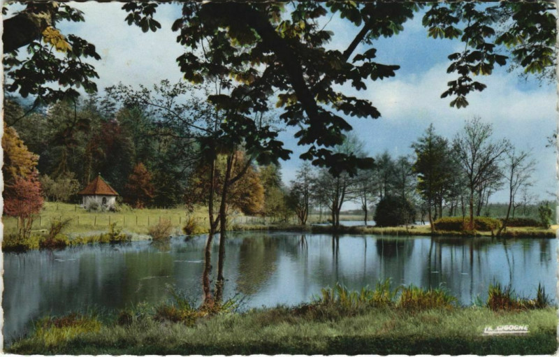 Carte postale ancienne Breteuil-sur-Iton La Piece d'Eau du Jardin Public à Breteuil