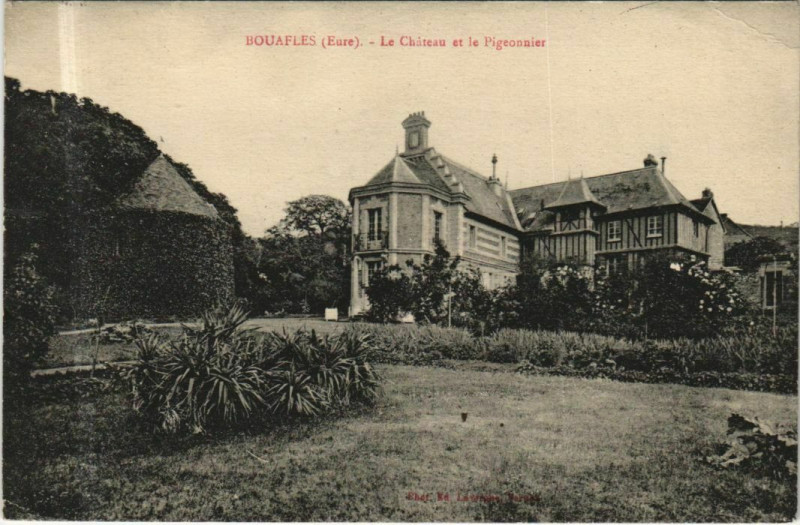 Carte postale ancienne Bouafles Le Chateau et le Pigeonnier à Bouafles