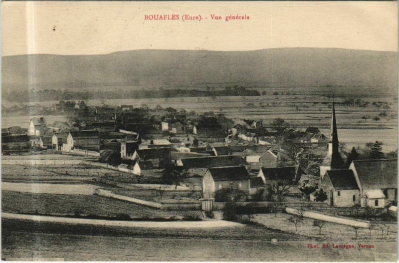 Carte postale ancienne Bouafles Vue Generale à Bouafles