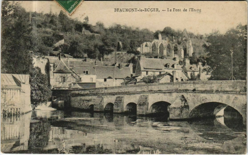 Carte postale ancienne Beaumont-le-Roger Le Pont de l'Etang à Beaumont-le-Roger
