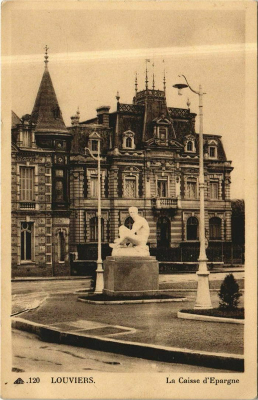 Carte postale ancienne Louviers La Caisse d'Epargne à Louviers