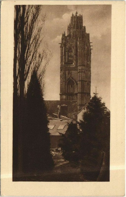 Carte postale ancienne Verneuil-sur-Avre Tour de la Madeleine