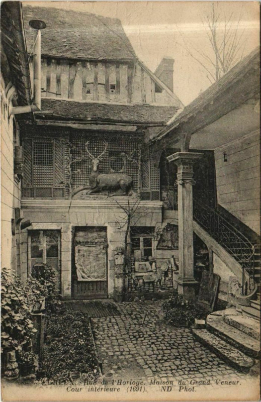 Carte postale ancienne Evreux Rue de l'Horloge - Maison du Grand Veneur