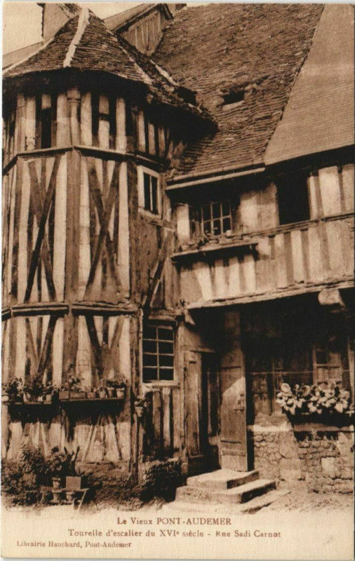 Carte postale ancienne Pont-Audemer Tourelle d'Escalier - Rue Sadi Carnot à Pont-Audemer