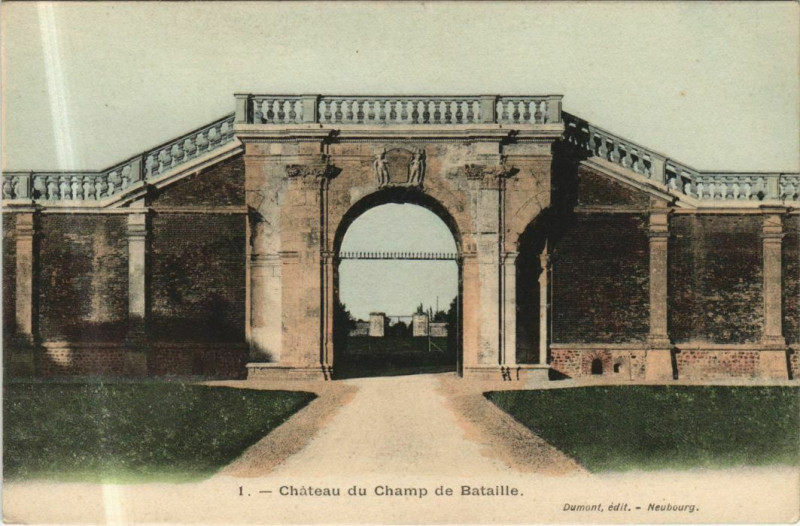 Carte postale ancienne Chateau du Champ de Bataille