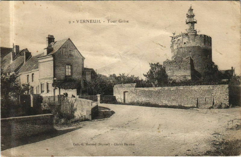 Carte postale ancienne Verneuil-sur-Avre Tour Grise