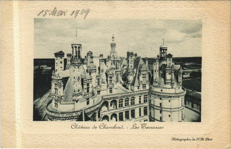 Carte postale ancienne Chateau de Chambord - Les Terrasses à Chambord