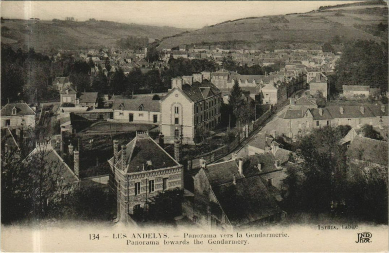 Carte postale ancienne Les Andelys Panorama vers la Gendarmerie aux Andelys