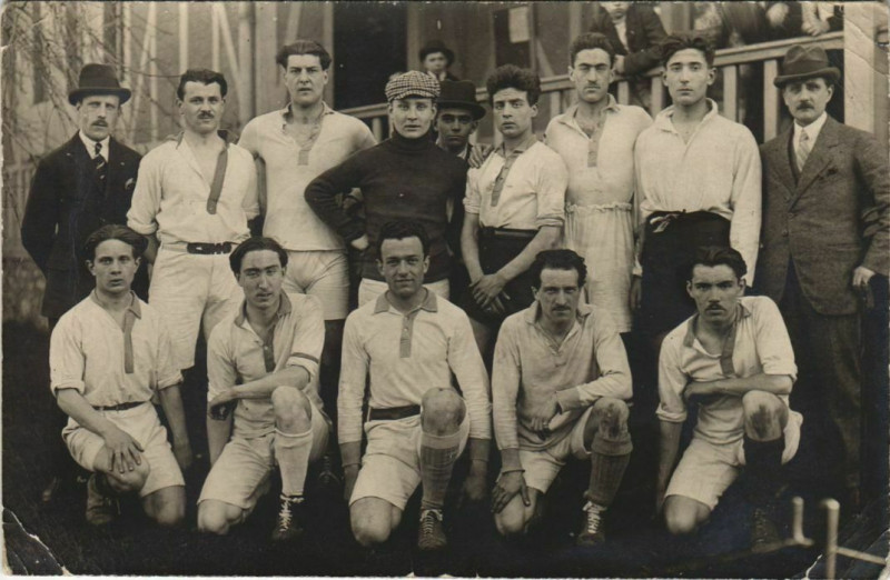 Carte postale ancienne Carte photo Paris Université Club football team