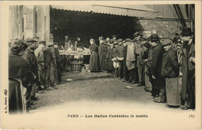Carte postale ancienne Les Halles Centrales le matin à Paris 1er