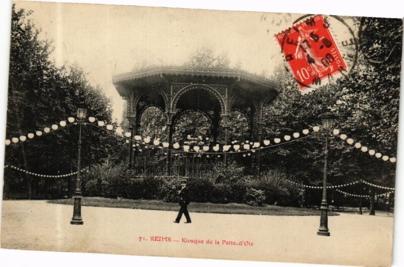 Carte postale ancienne Reims - Kiosque de la Patte-d'Oie à Reims
