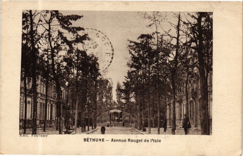 Carte postale ancienne Bethune - Avenue Rouget de l'Isle à Béthune