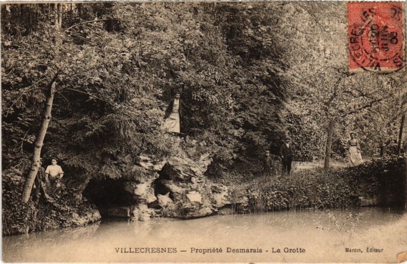 Carte postale ancienne Villecresnes Propriete Desmarais, La Grotte France à Villecresnes