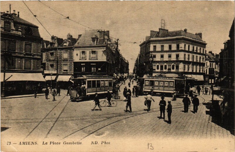 Carte postale ancienne Amiens - La Place Gambetta à Amiens