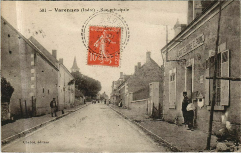 Carte postale ancienne Varennes Rue principale France