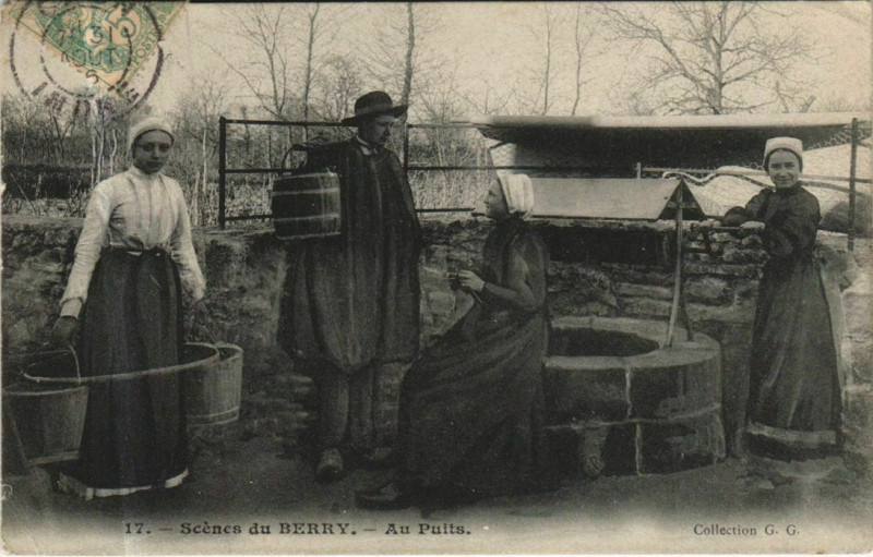 Carte postale ancienne Scenes du Berry Au Puits France