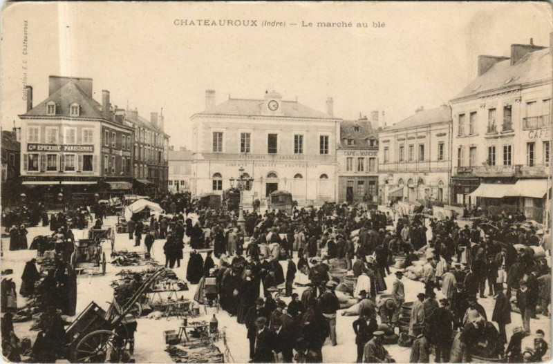 Carte postale ancienne Chateauroux Le marche au ble France