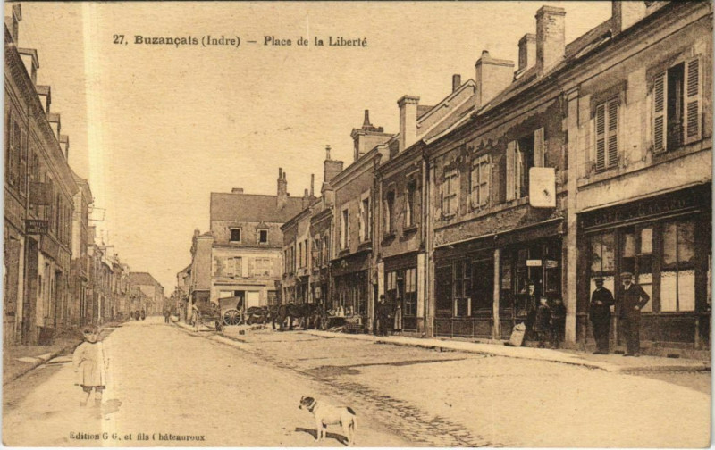 Carte postale ancienne Buzancais Place de la Liberte France