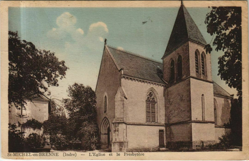 Carte postale ancienne St.Michel en Brenne L'Eglise et le Presbytere France