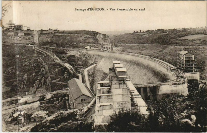 Carte postale ancienne Le Barrage d'Eguzon Vue d'ensemble France