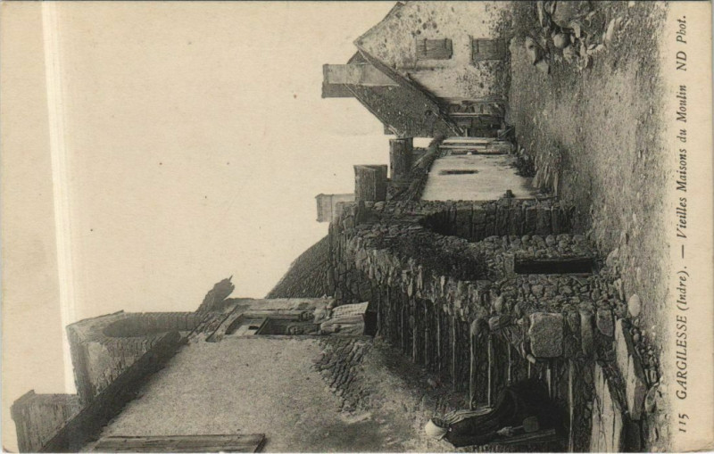 Carte postale ancienne Gargilesse Vieilles Maisons du Moulin France