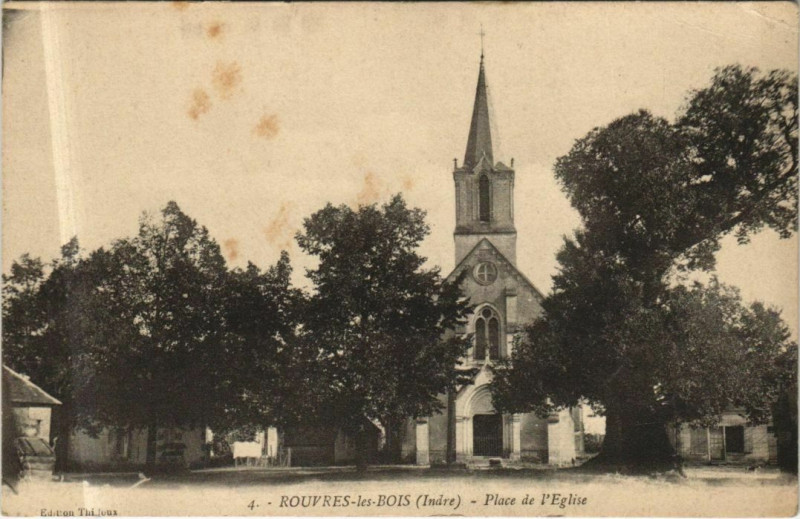 Carte postale ancienne Rouvres les Bois Place de l'Eglise France à Rouvres-les-Bois