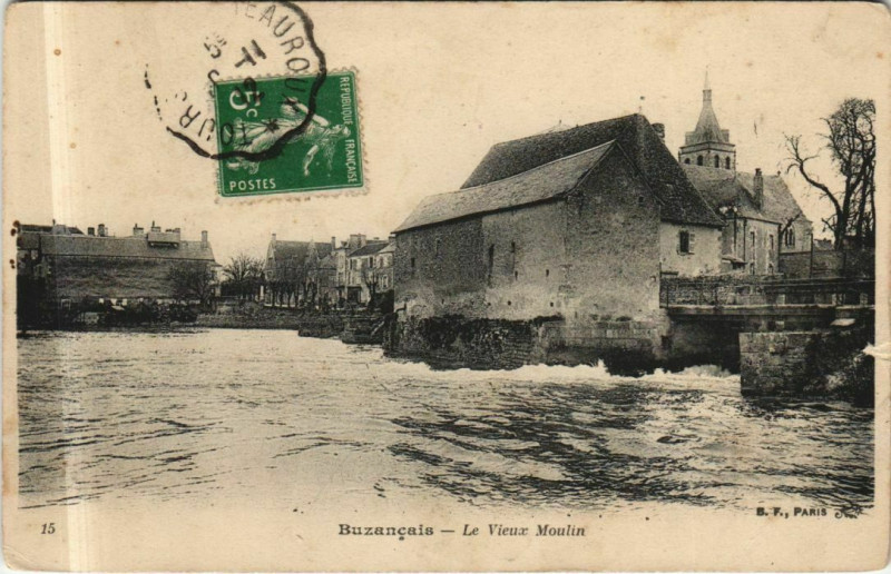 Carte postale ancienne Buzancais Le Vieux Moulin France