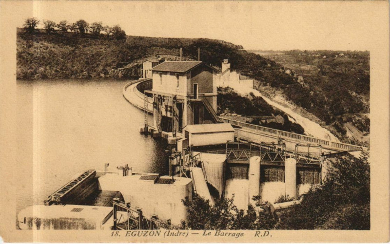 Carte postale ancienne Eguzon Le Barrage France