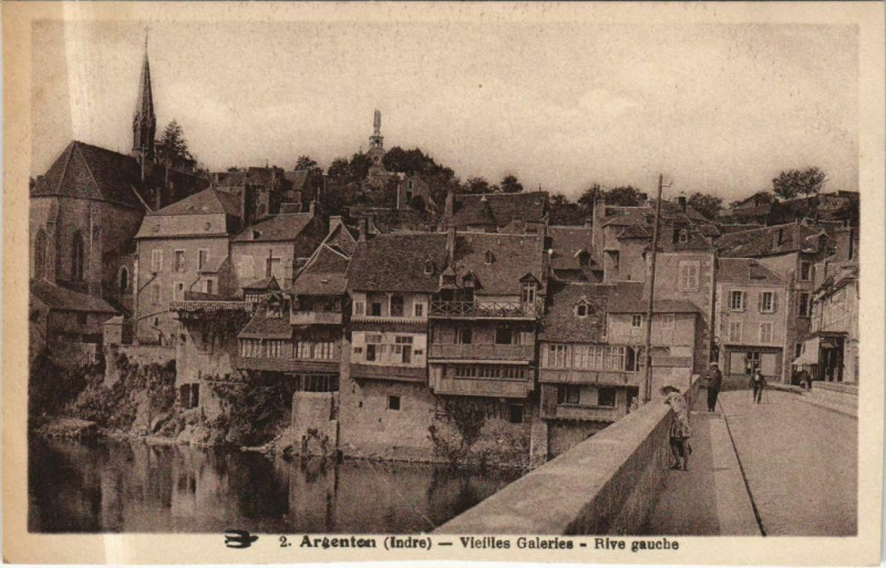 Carte postale ancienne Argenton Vieilles Galeries, Rive gauche France