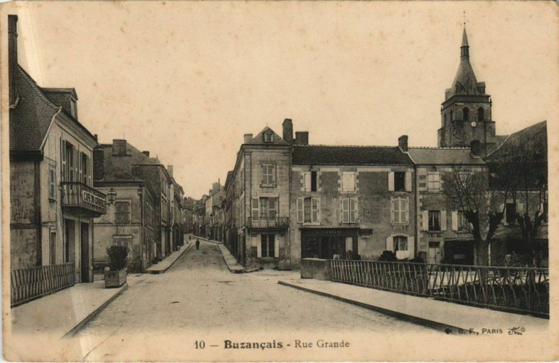 Carte postale ancienne Buzancais Rue Grande France