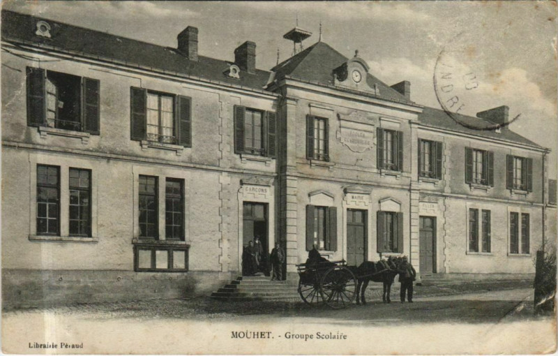 Carte postale ancienne Mouhet Groupe Scolaire France à Mouhet