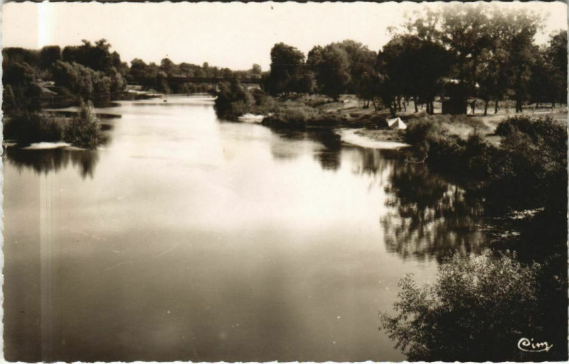 Carte postale ancienne Chabris Bords du Cher France à Chabris
