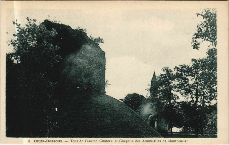 Carte postale ancienne Cluis Dessous Tour de l'ancien Chateau France à Cluis