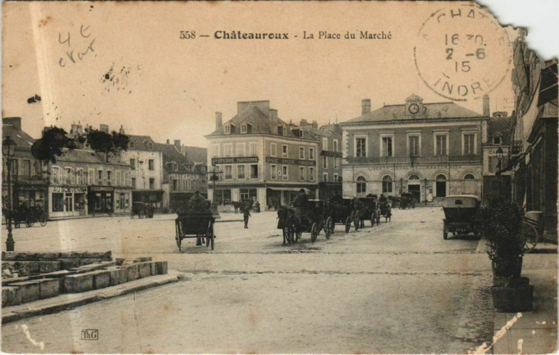 Carte postale ancienne Chateauroux La Place du Marche France