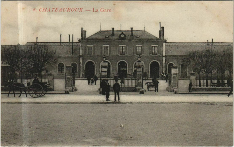 Carte postale ancienne Chateauroux La Gare France