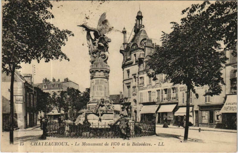 Carte postale ancienne Chateauroux Le Monument de 1870 France