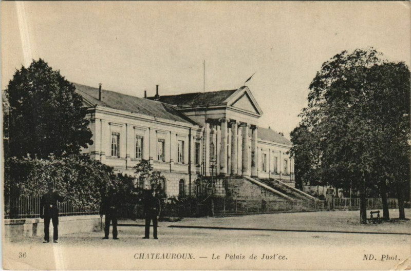 Carte postale ancienne Chateauroux Le Palais de Justice France